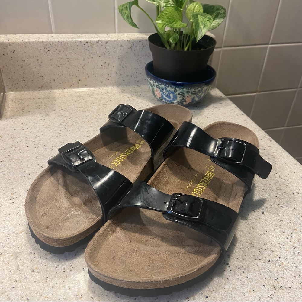 Two Strap Black Shiny Birkenstock Sandals Sz 40 (Us 9-9.5)